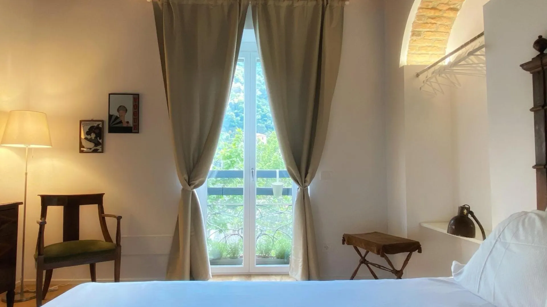 Historic Charm With Whirlpool - Motta Apartments コモ