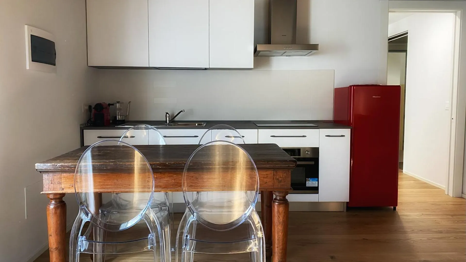 Historic Charm With Whirlpool - Motta Apartments コモ